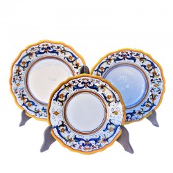 Servizio piatti tavola smerlati ceramica maiolica Deruta ricco Deruta giallo