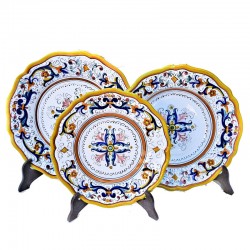 Servizio piatti tavola smerlati ceramica maiolica Deruta ricco Deruta giallo centrino